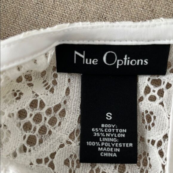 Nue Options Elegant Vanilla Floral Lace Top Attached Camisole Pretty  NWT SZ S - Picture 7 of 10